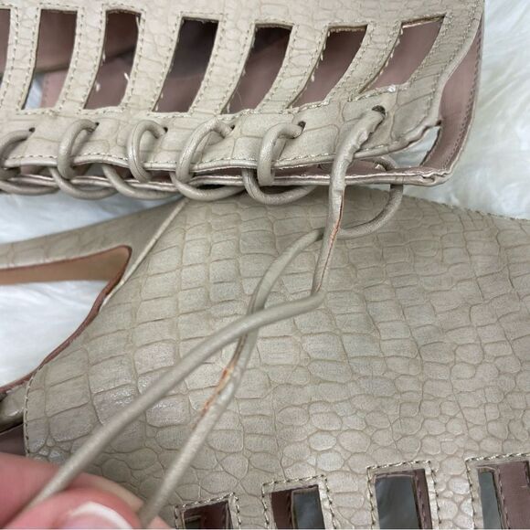 bebe | strappy open toe cream sandal stiletto 7.0 4” heel back zipper closure. - Picture 9 of 10